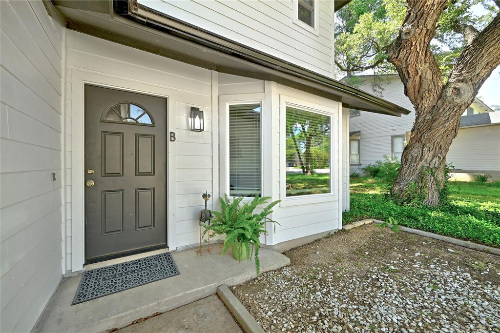 Photo of 2105 Kirksey DR #B, Austin, TX 78741 (MLS # 7204046)