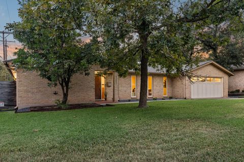 Photo of 4203 Bamford DR, Austin, TX 78731 (MLS # 1662853)