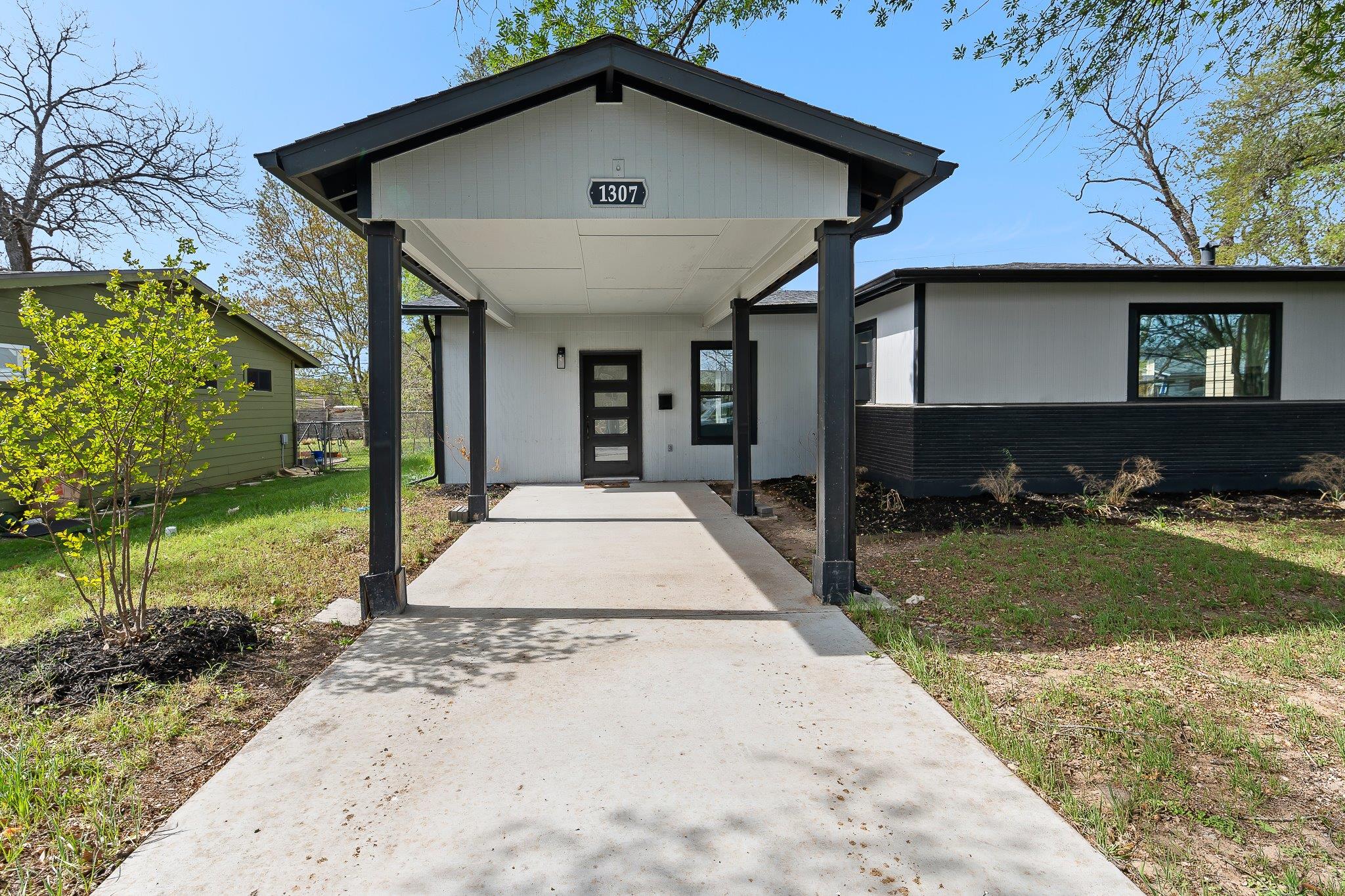 1307 Yorkshire DR