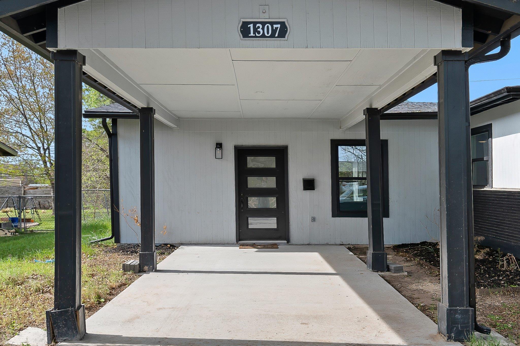 1307 Yorkshire DR