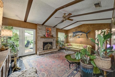 3304 Whitepine DR Austin TX 78757