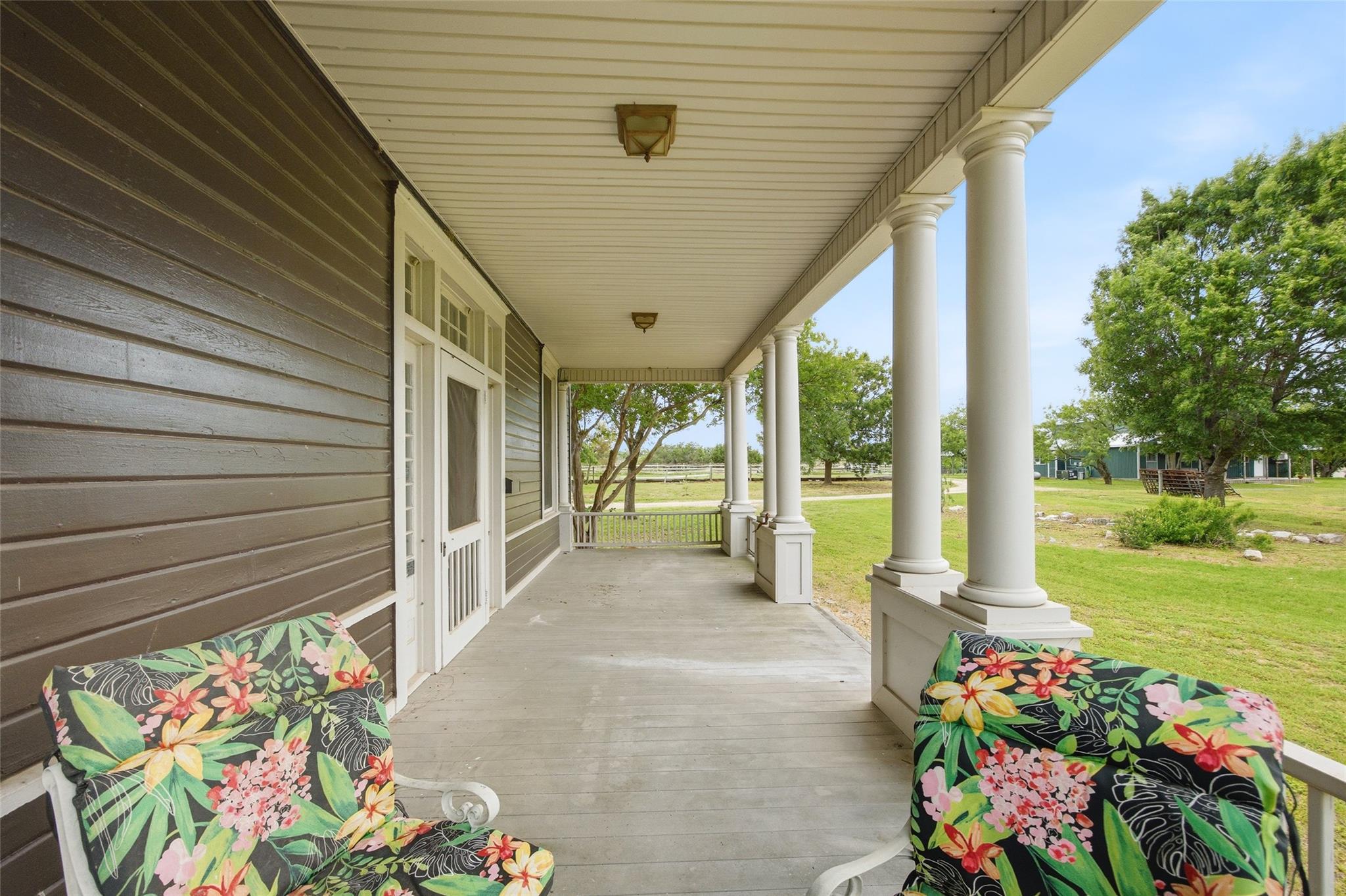 600 Eastview DR
