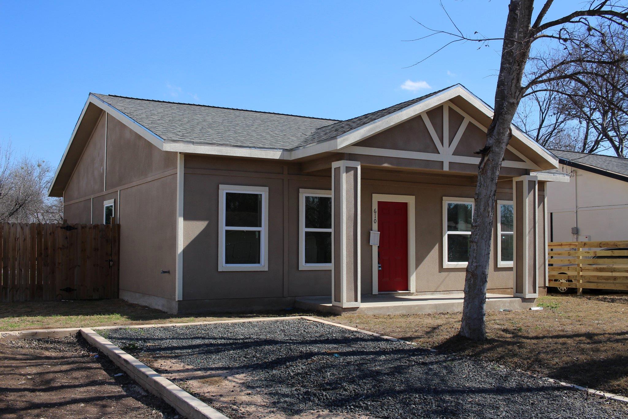 610 Pecan Valley DR