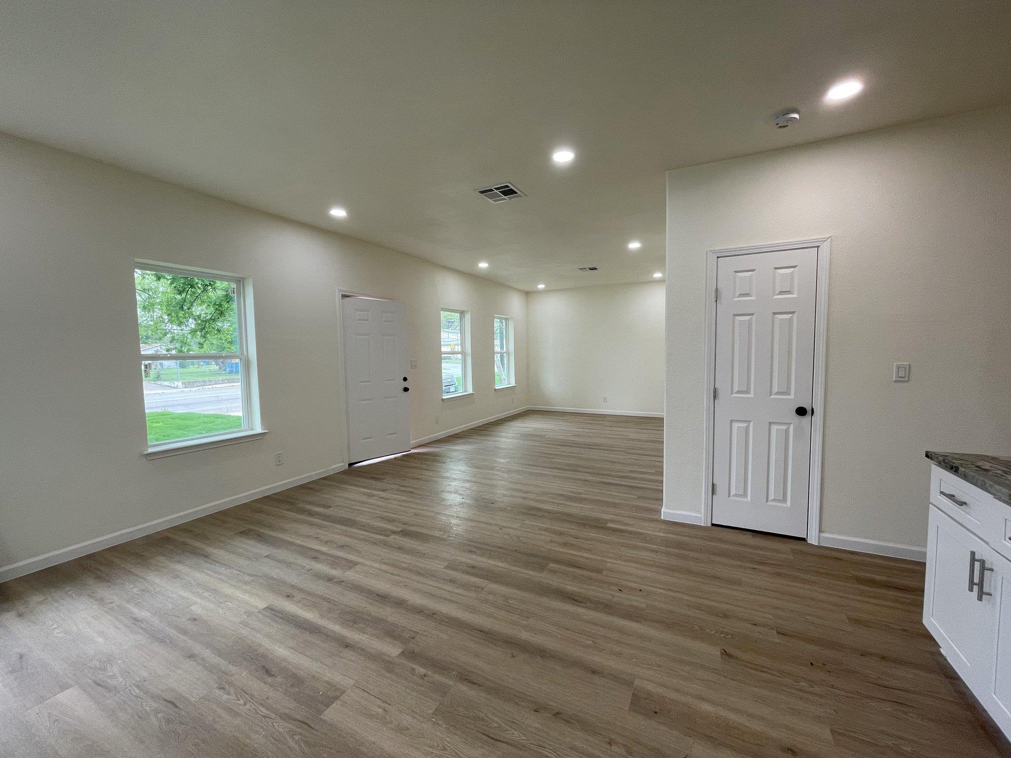 610 Pecan Valley DR
