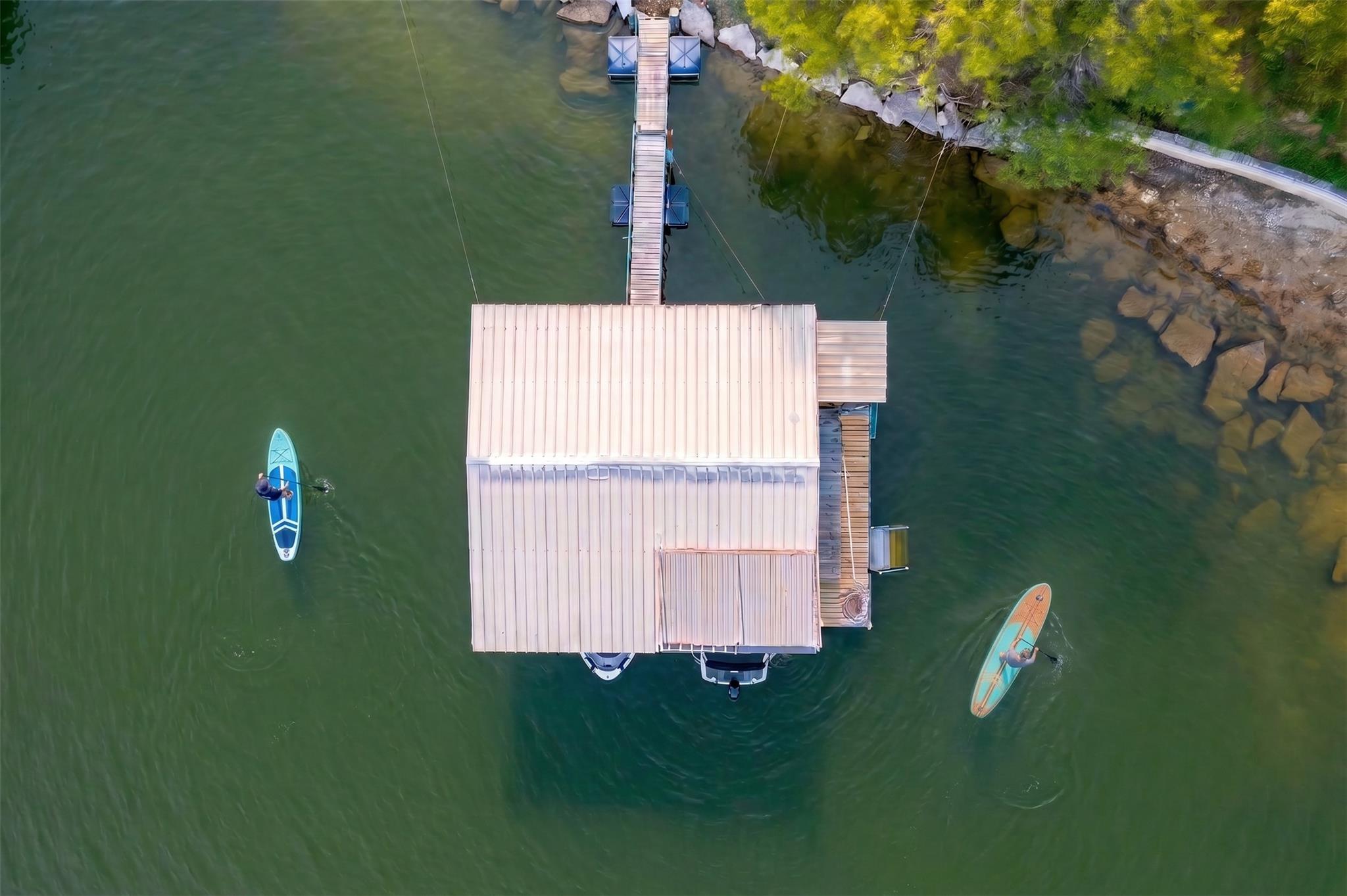 1201 Lake Shore DR
