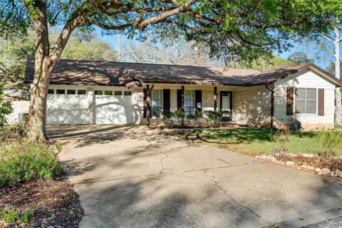 Photo of 2611 Choctaw TRL, Austin, TX 78745 (MLS # 6443996)