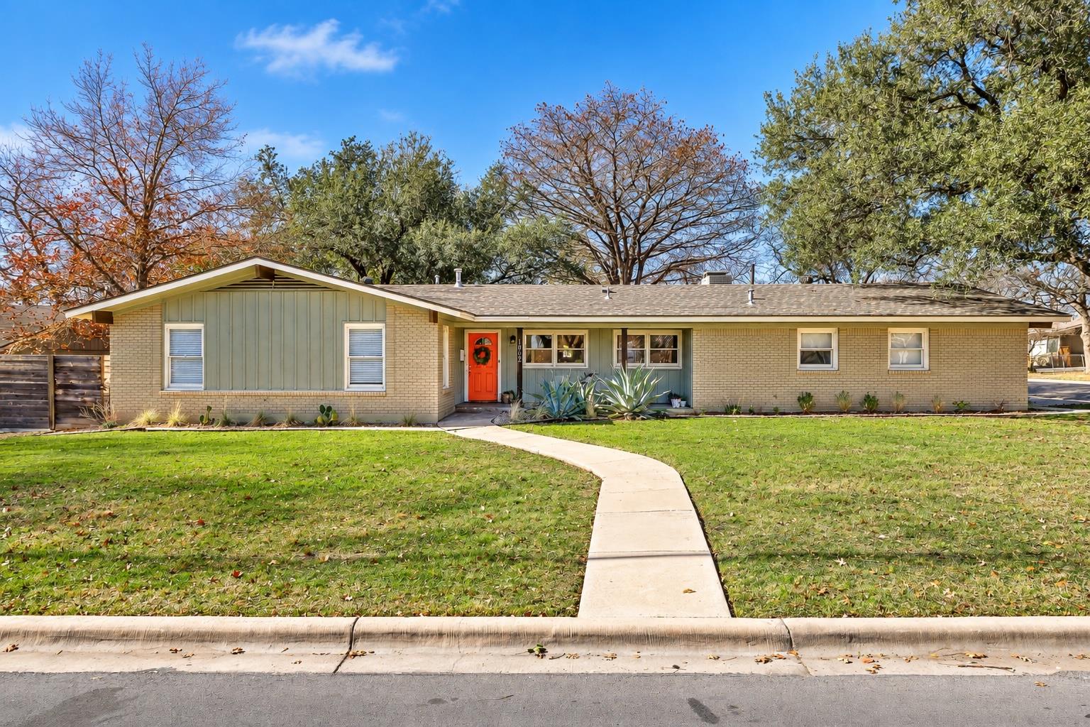 1802 Hutto RD