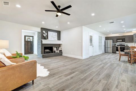 805 River Bend DR Georgetown TX 78628