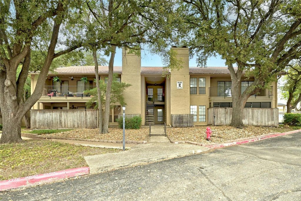 Photo of 1202 Thorpe LN #508, San Marcos, TX 78666 (MLS # 2518788)