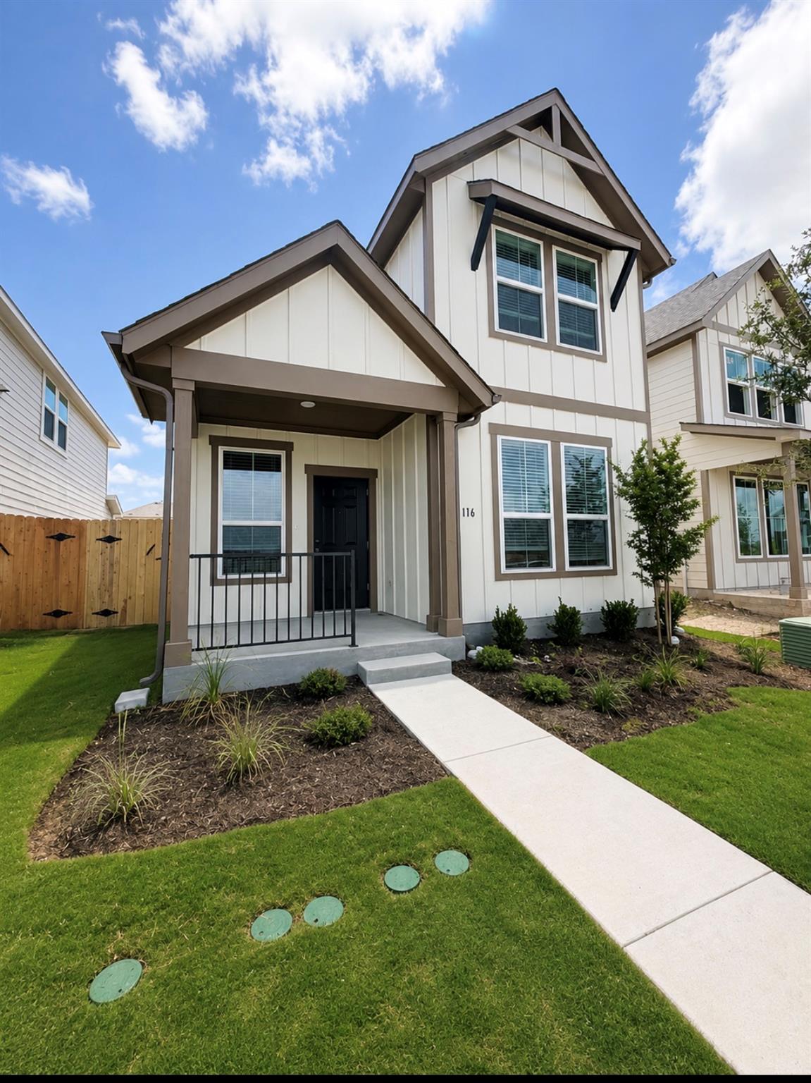 Photo 1 of 6 — 116 Hartson DR, Taylor, TX 76574