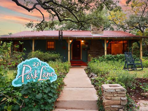 Photo of 221 Park LN, Austin, TX 78704 (MLS # 4791391)