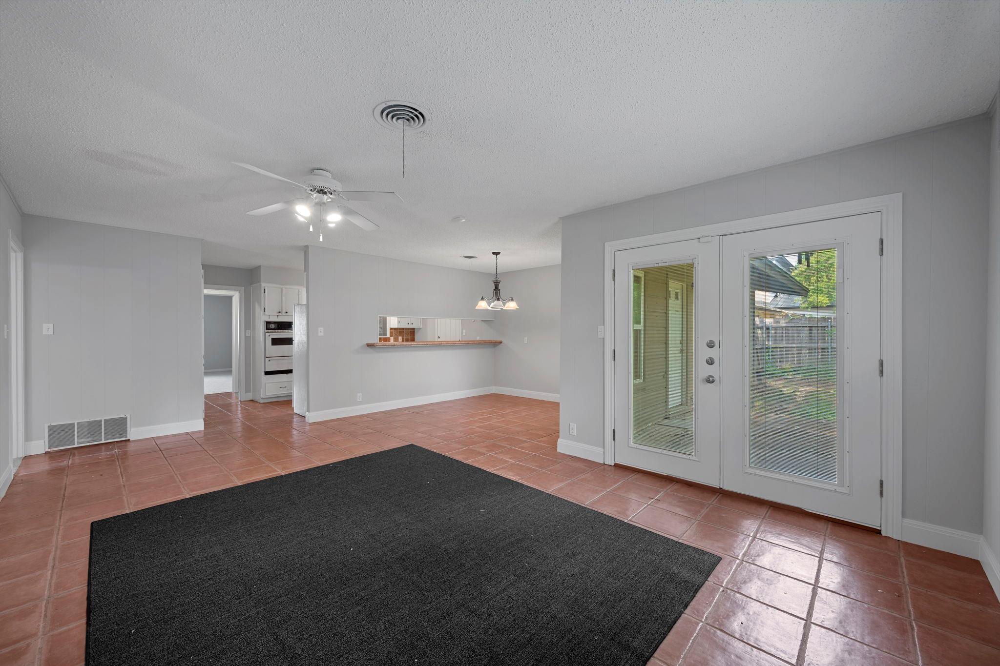 3100 Whiteway DR