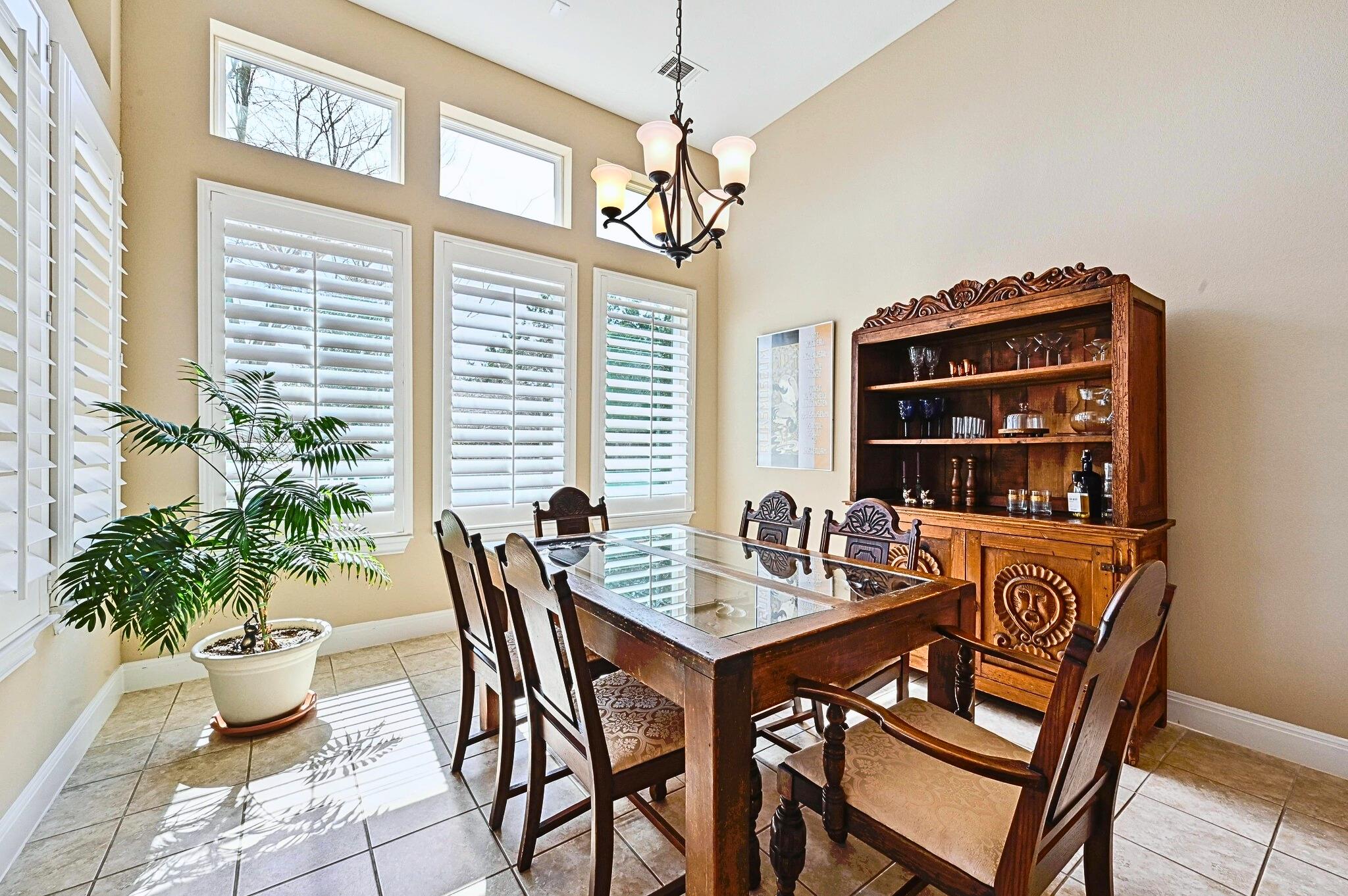 114 Hazelnut CT