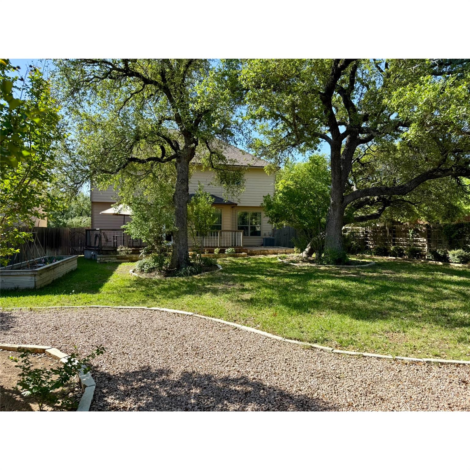 2201 Ezra CT