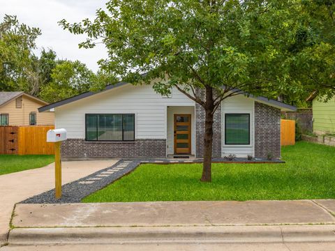 Photo of 5919 Idlewood CV, Austin, TX 78745 (MLS # 1180845)