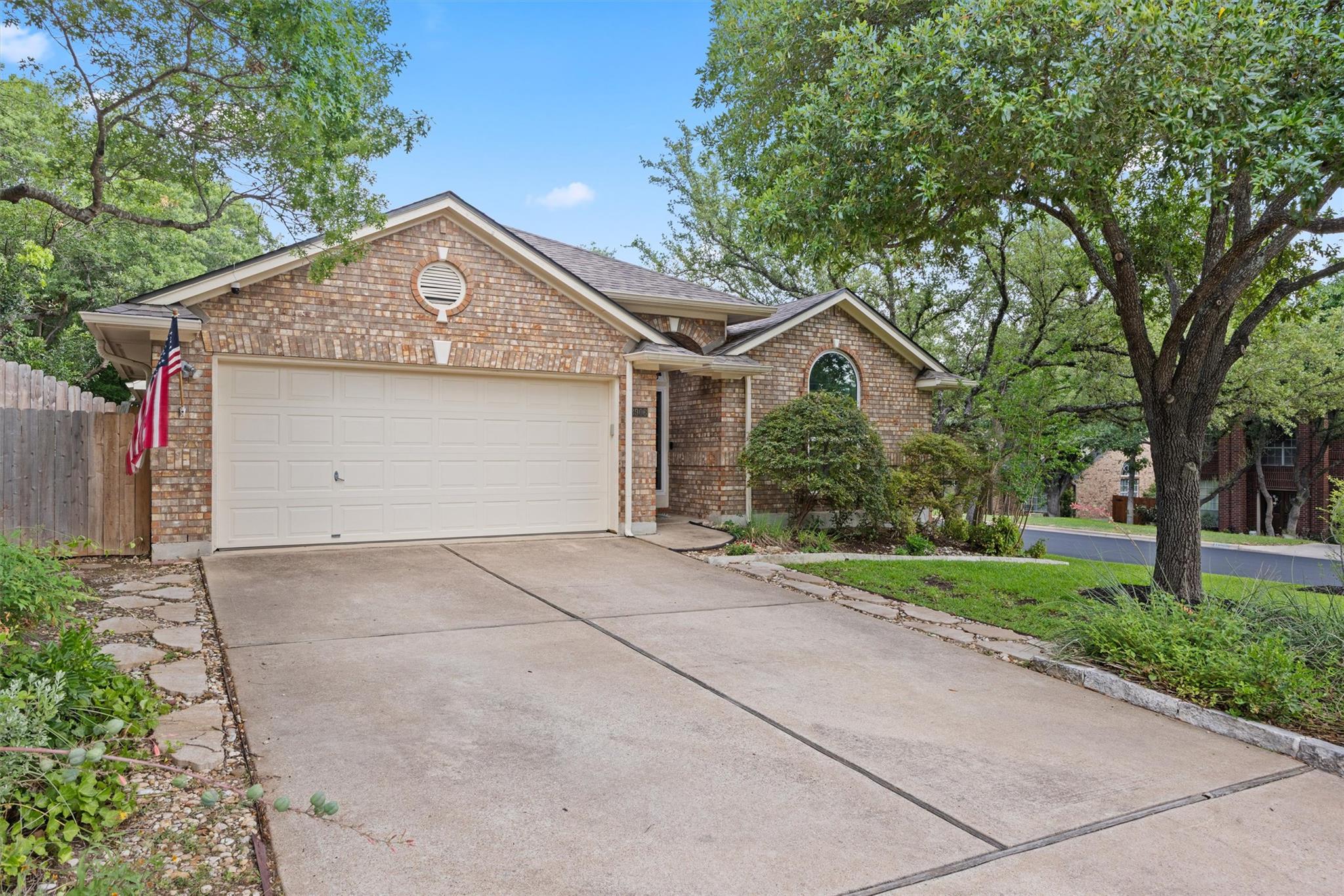 3906 Wharton CT
