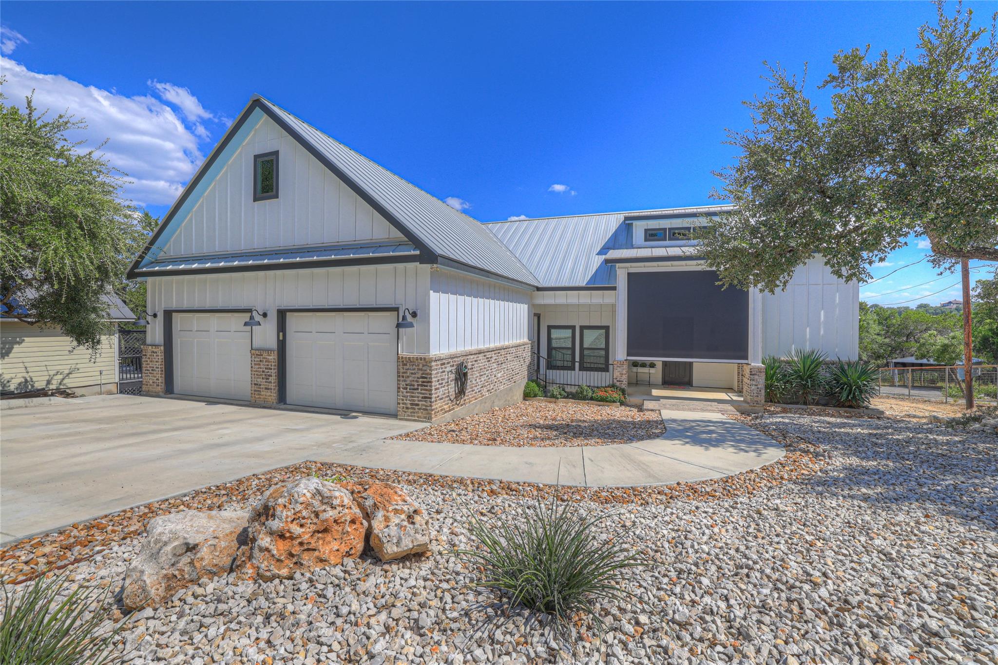 1799 Lakeside DR W