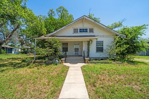 Photo of 619 W Bell Ave, Rockdale, TX 76567 (MLS # 4670925)