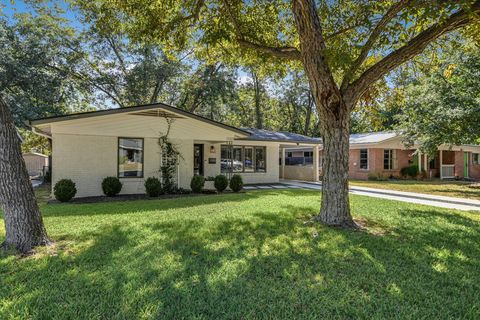 Tiny photo for 1103 Alegria RD, Austin, TX 78757 (MLS # 5355774)