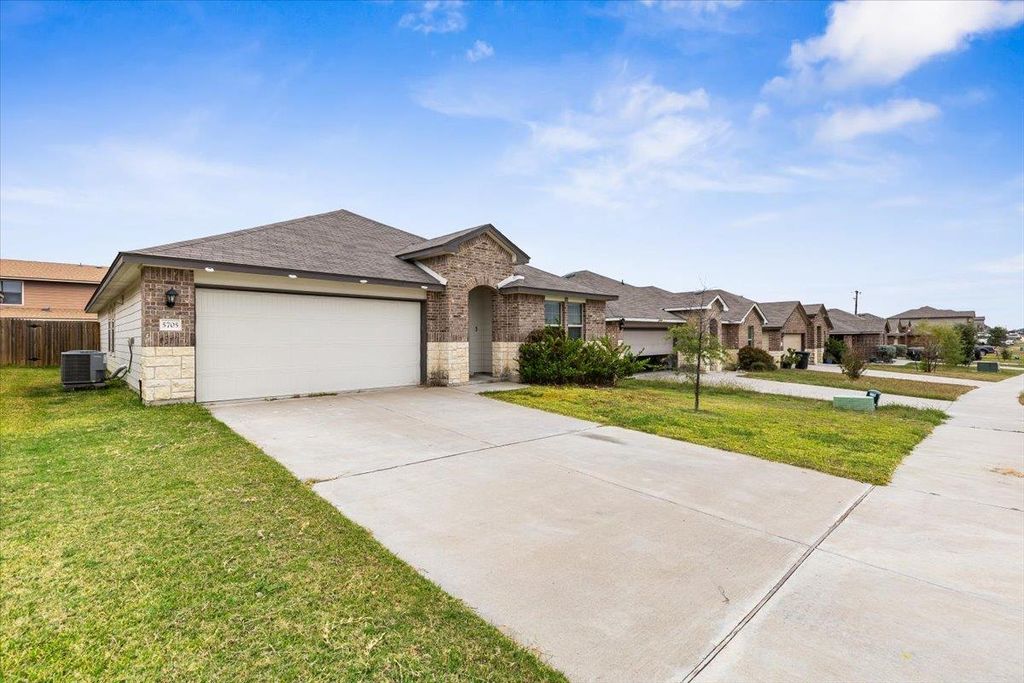 Photo of 5705 Amelia Earhart BLVD, Killeen, TX 76543 (MLS # 1139374)