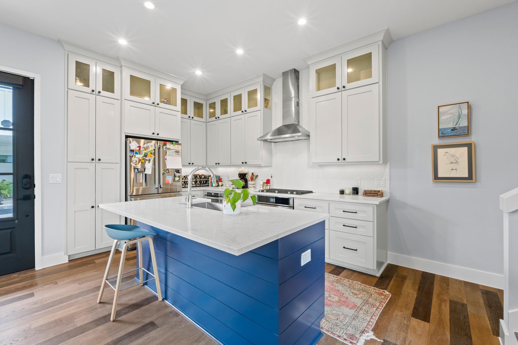 1201 W 39th 1/2 ST B