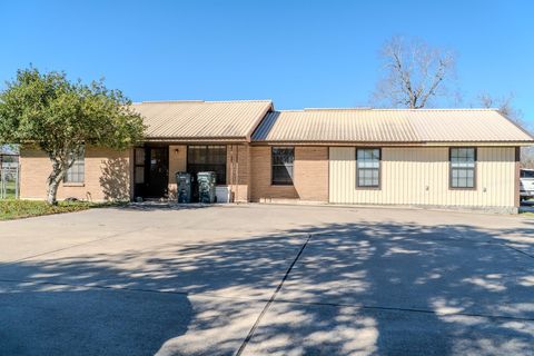 4959 US Hwy 90 Alleyton TX 78935
