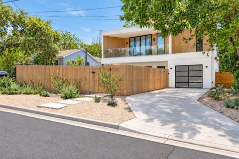 Photo of 1005 W Johanna ST, Austin, TX 78704 (MLS # 6345985)
