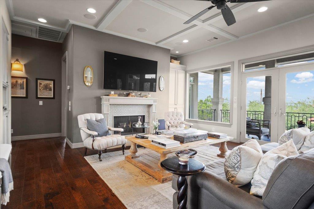 5201 Great Divide DR