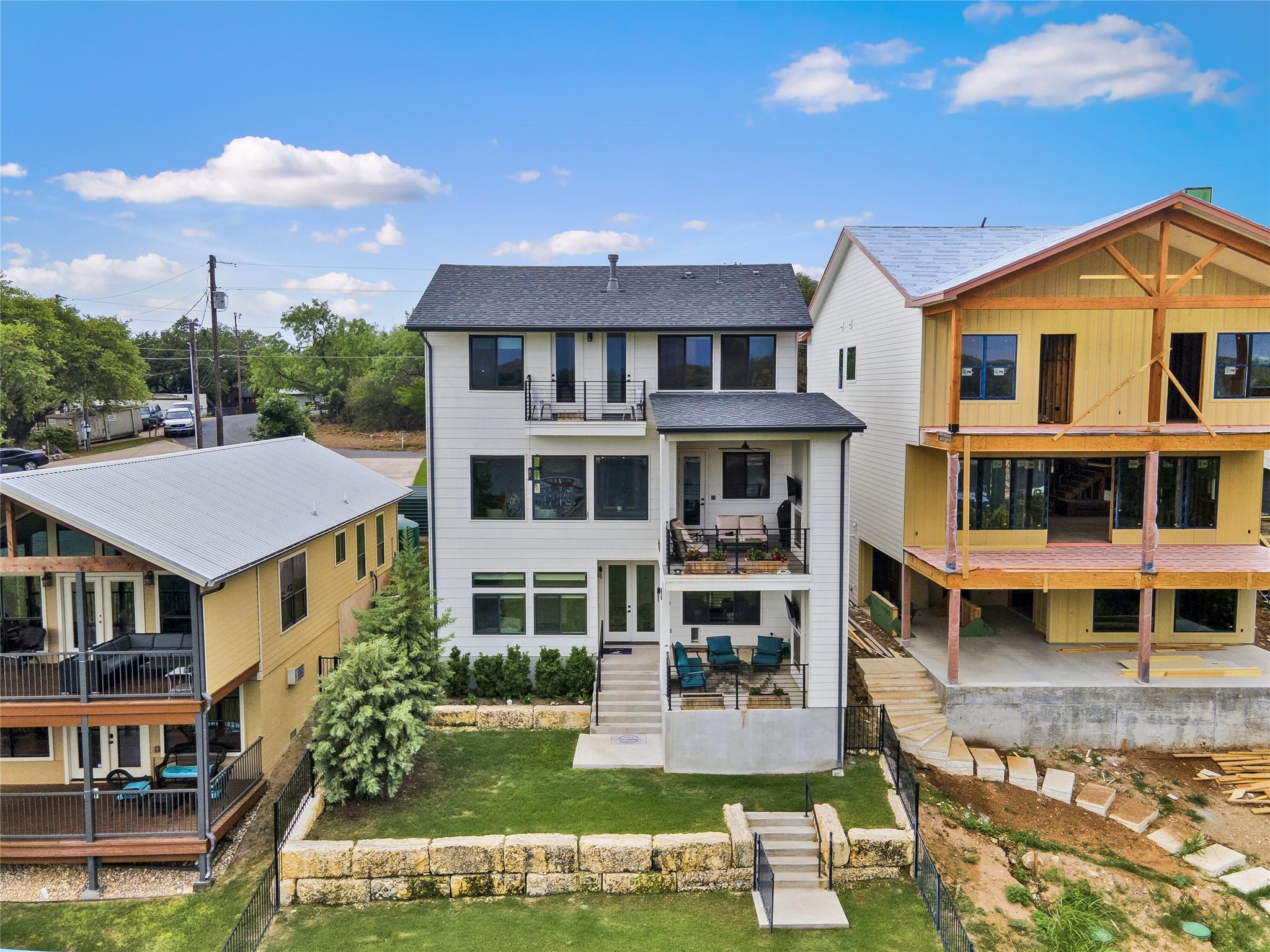 1215 Lake Shore DR