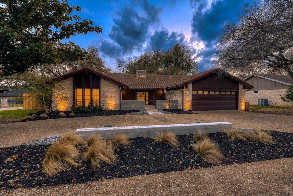 Photo of 2209 Baltusrol DR, Austin, TX 78747 (MLS # 8301557)