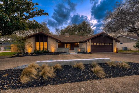 Photo of 2209 Baltusrol DR, Austin, TX 78747 (MLS # 8301557)