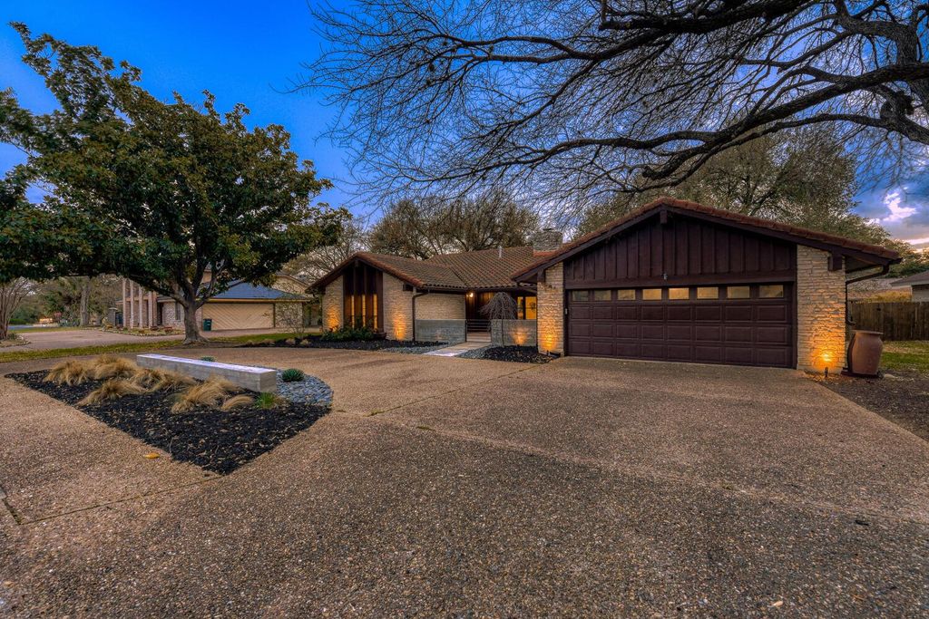 Photo of 2209 Baltusrol DR, Austin, TX 78747 (MLS # 8301557)