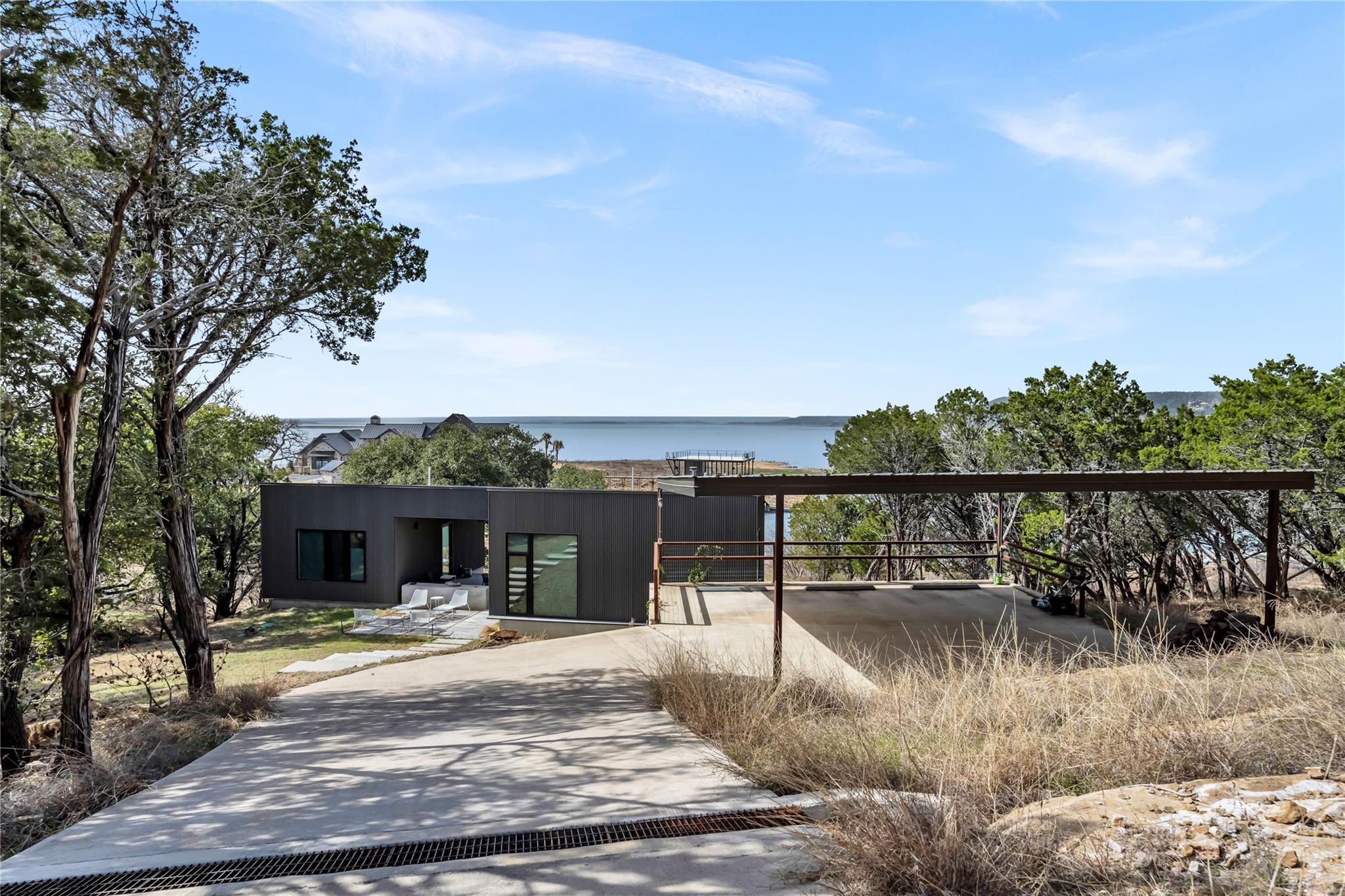 4571 Sunset Cliff RD