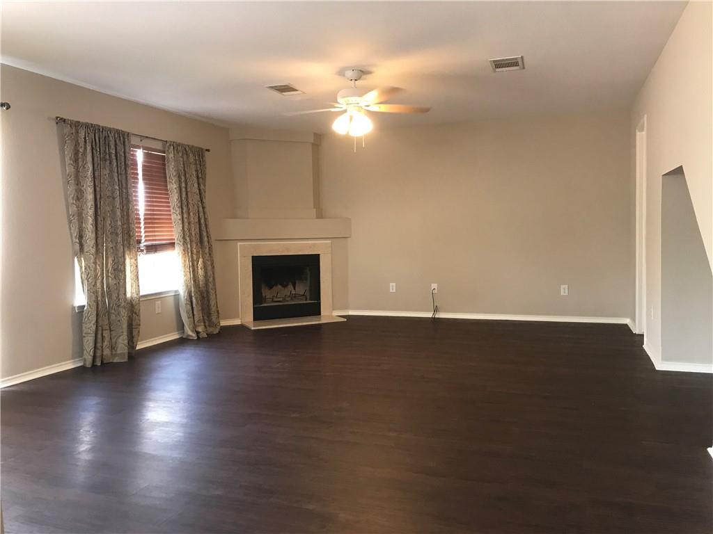 1713 Candlelight DR