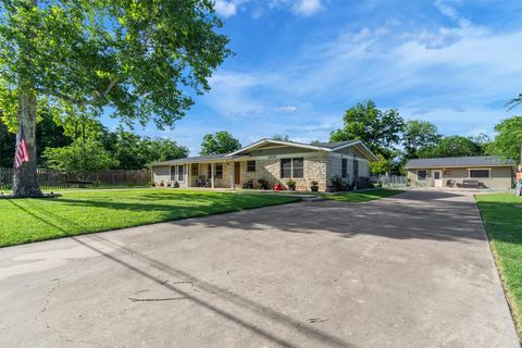 Photo of 1009 Crepe Myrtle DR, San Marcos, TX 78666 (MLS # 2361472)