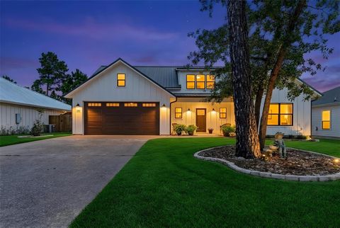 Photo of 329 Kaanapali LN, Bastrop, TX 78602 (MLS # 1995417)