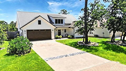 Photo of 329 Kaanapali LN, Bastrop, TX 78602 (MLS # 1995417)