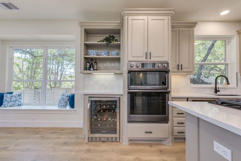 Tiny photo for 38 Cottondale RD, The Hills, TX 78738 (MLS # 4773568)