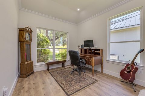 Tiny photo for 38 Cottondale RD, The Hills, TX 78738 (MLS # 4773568)