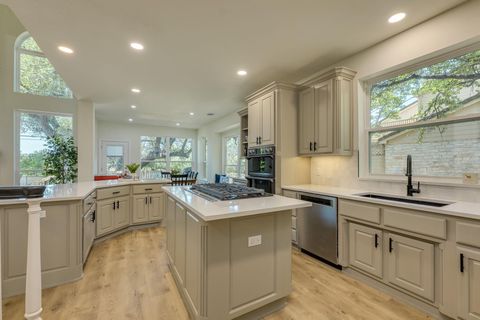 Tiny photo for 38 Cottondale RD, The Hills, TX 78738 (MLS # 4773568)