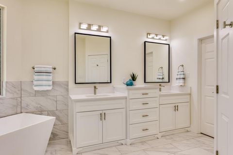 Tiny photo for 38 Cottondale RD, The Hills, TX 78738 (MLS # 4773568)