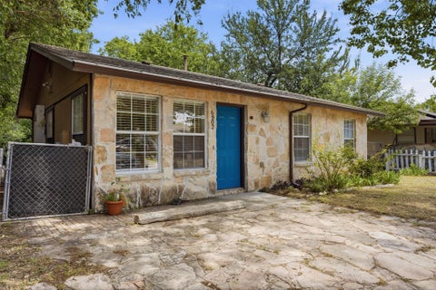 Photo of 6802 Villita Avenida ST, Austin, TX 78741 (MLS # 5155192)