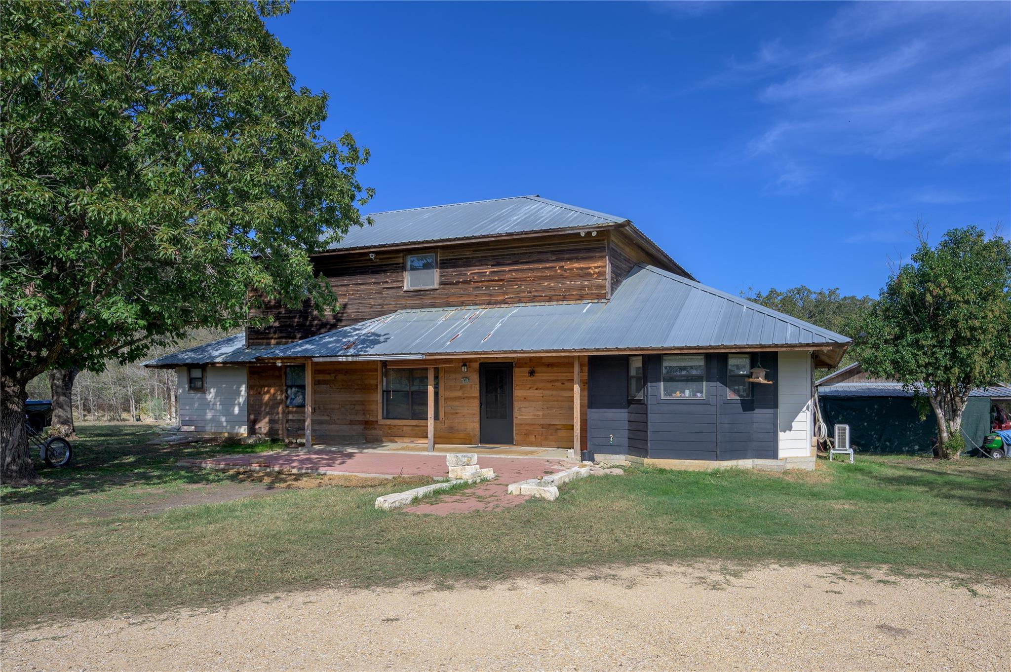 368 Lytton LN