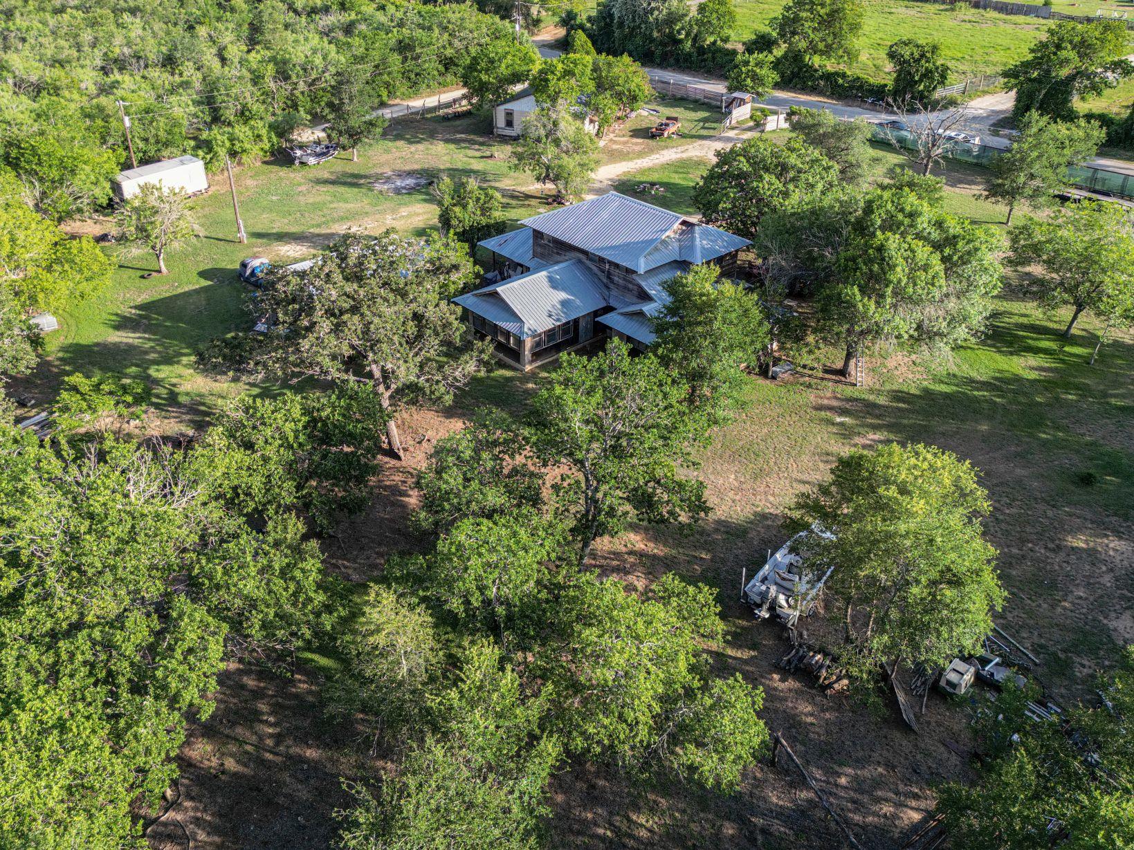 368 Lytton LN