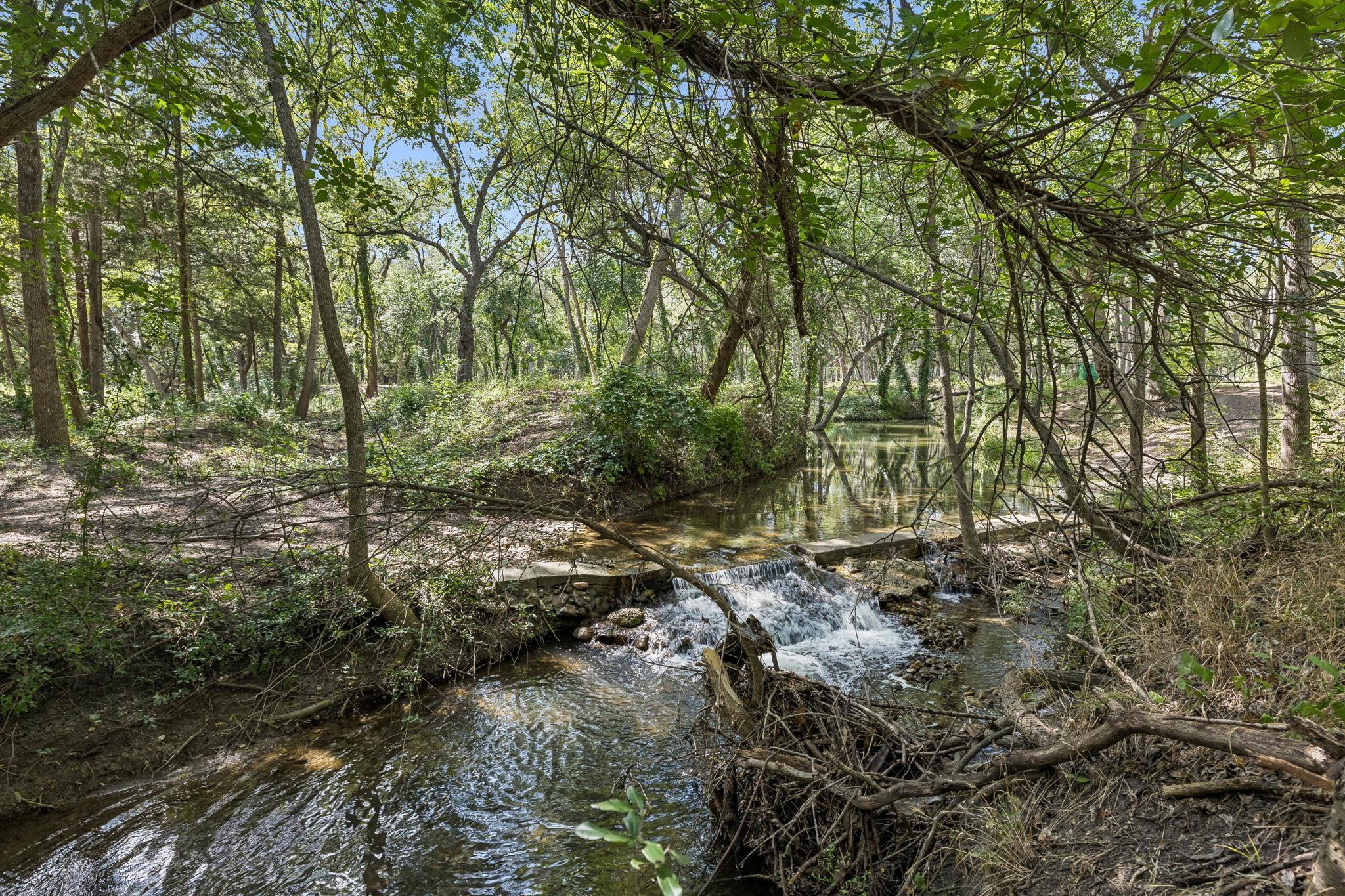 16001 Decker Lake RD