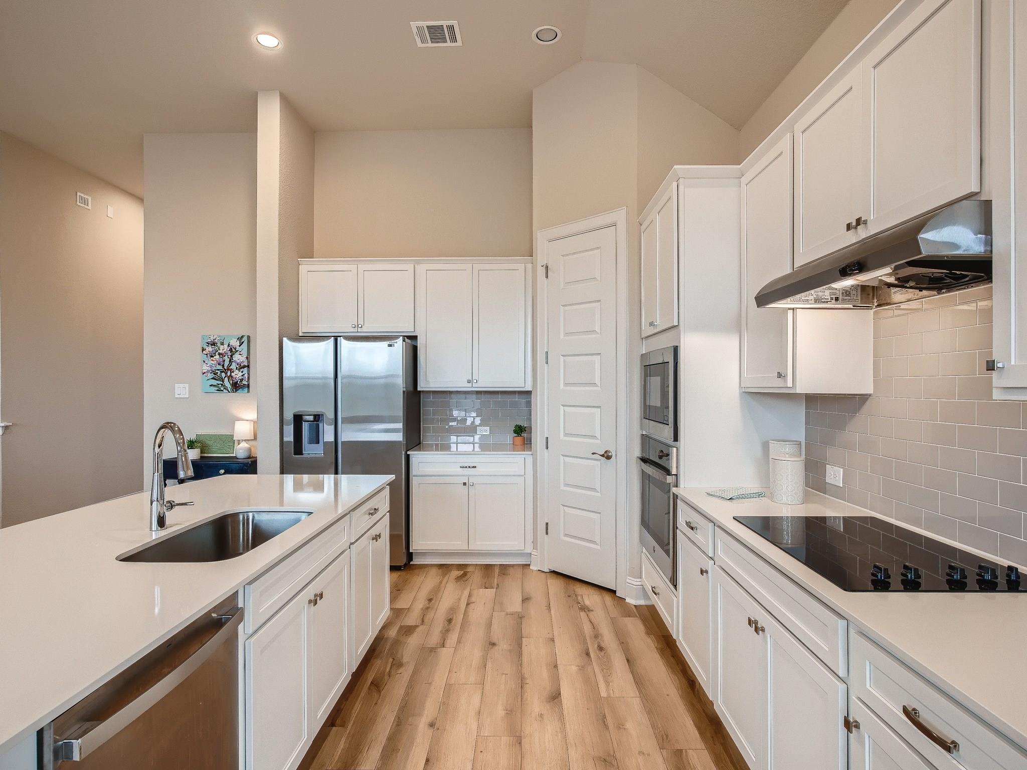 1220 Highland Ridge RD