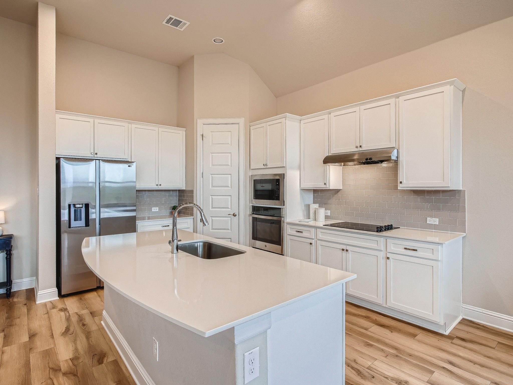 1220 Highland Ridge RD