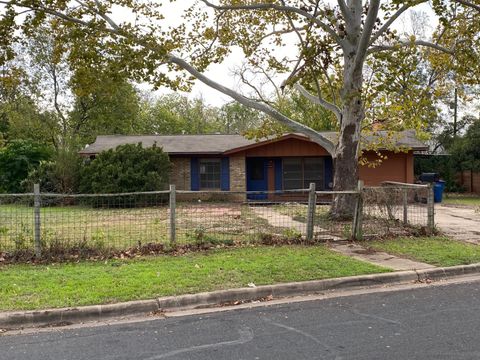 Photo of 4623 Philco DR, Austin, TX 78745 (MLS # 3854849)
