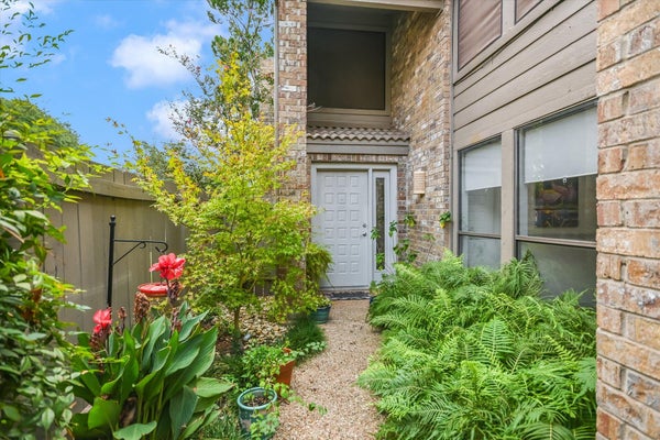 5813 BACK CT, AUSTIN, TX 78731 - Image ed1a8a7062fcbad71e45a7da3aa01ccd/4131798976