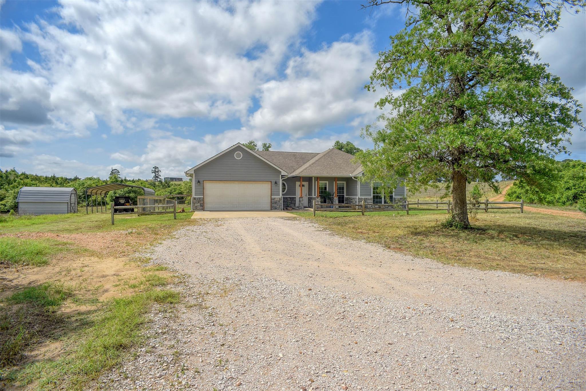 959 Highway 21 Highway E